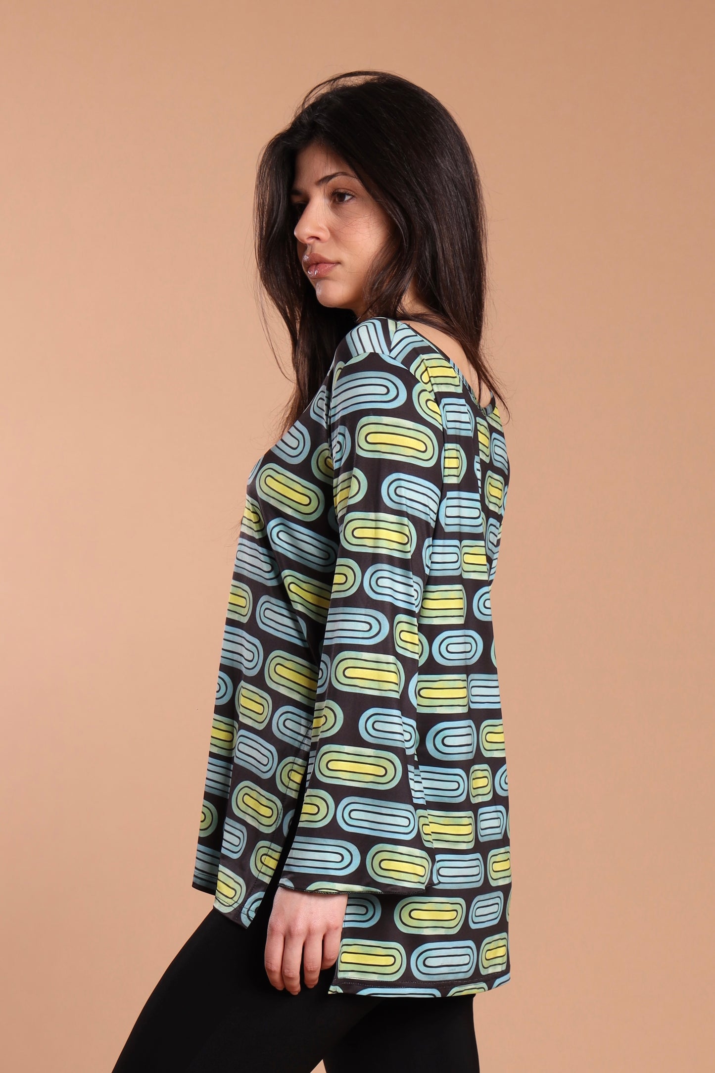 Maglia manica svasata