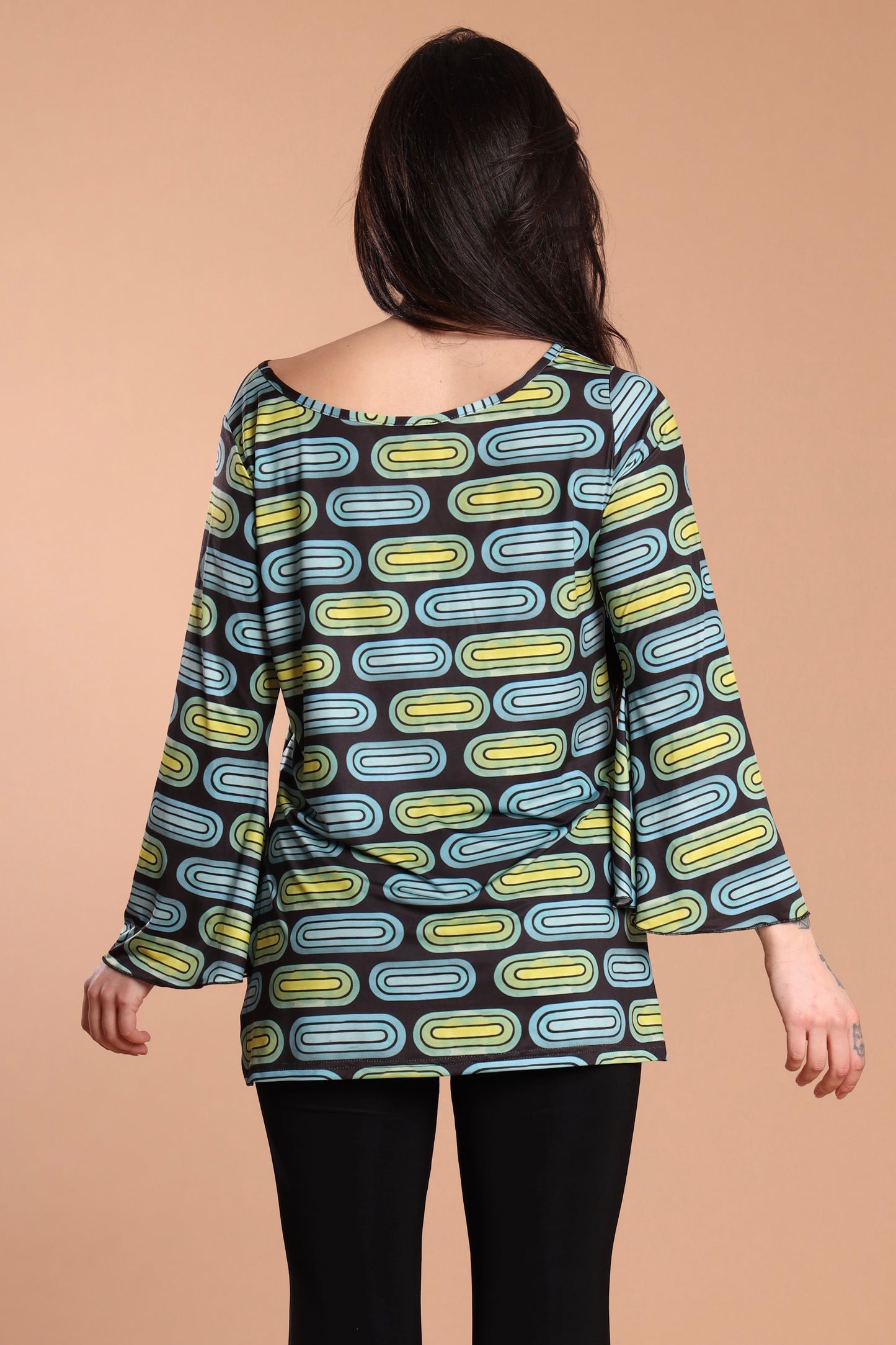 Maglia manica svasata