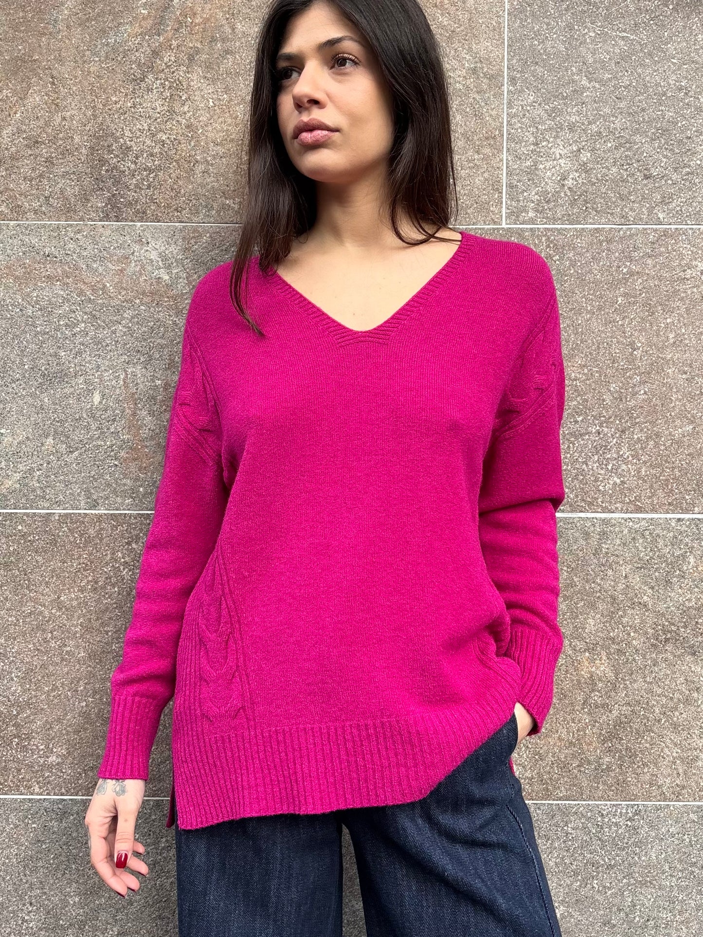 Maglia scollo V trecce