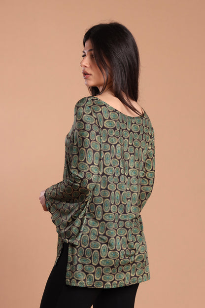 Maglia manica svasata