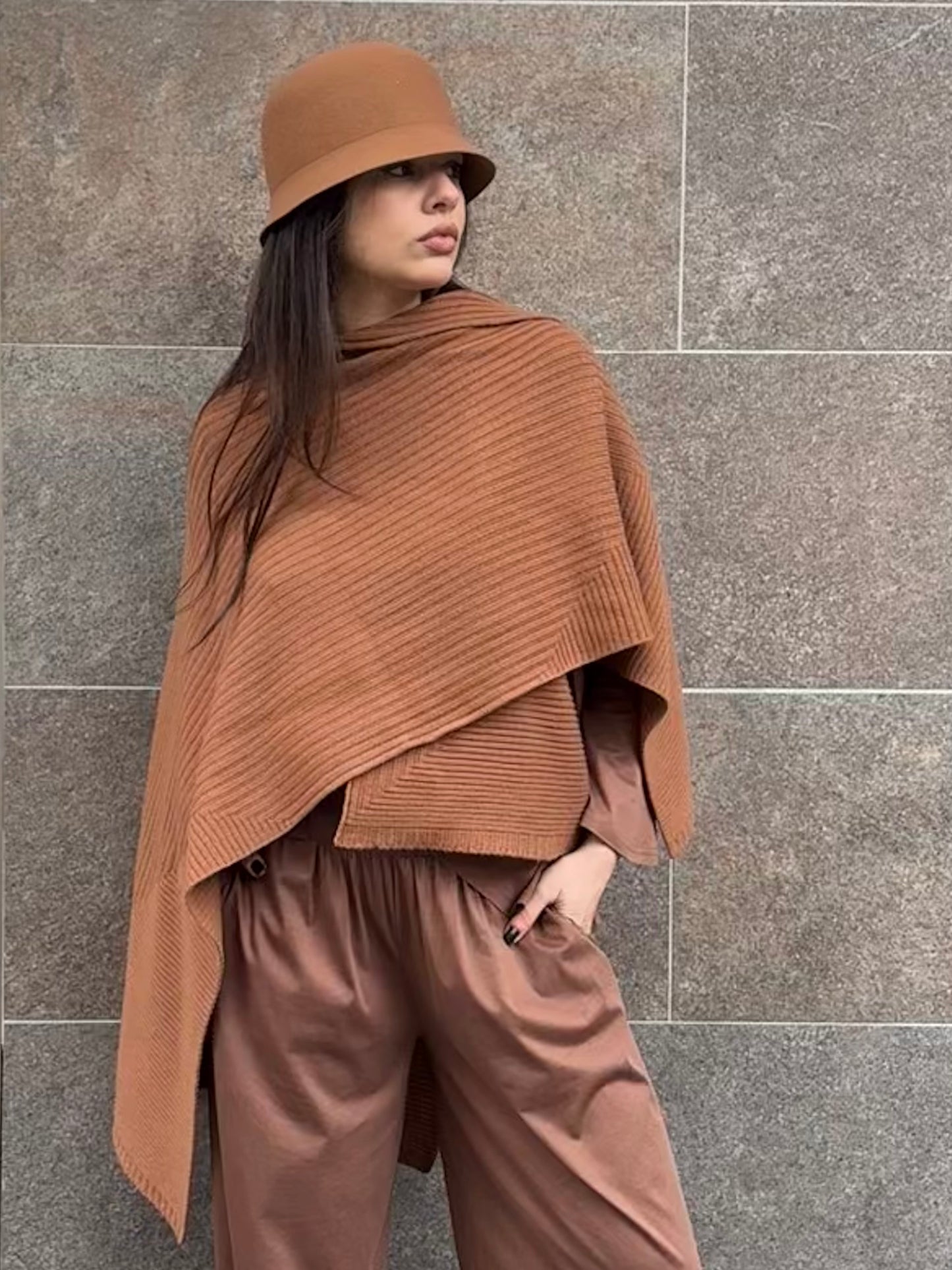 Mantella in maglia a coste